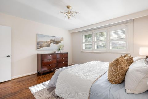 Photo 17 at 122 Collinson Boulevard, Clanton Park, Toronto