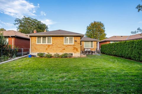 Photo 35 at 122 Collinson Boulevard, Clanton Park, Toronto