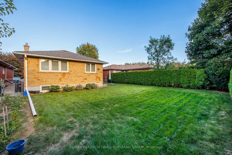 Photo 36 at 122 Collinson Boulevard, Clanton Park, Toronto