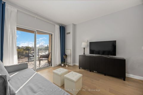 Photo 17 at 218 - 2 Maison Parc Court, Lakeview Estates, Vaughan