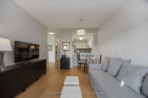 Photo 20 at 218 - 2 Maison Parc Court, Lakeview Estates, Vaughan