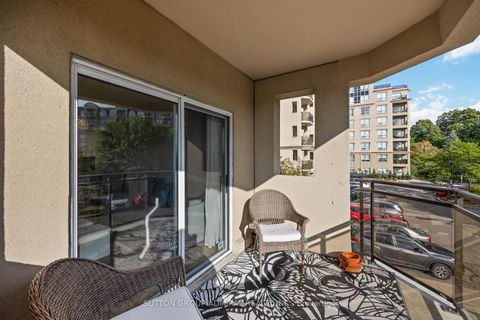 Photo 26 at 218 - 2 Maison Parc Court, Lakeview Estates, Vaughan