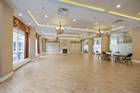 Photo 30 at 218 - 2 Maison Parc Court, Lakeview Estates, Vaughan