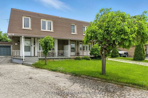 Photo 1 at 32 Fennimore Crescent, Jane Heights, Toronto