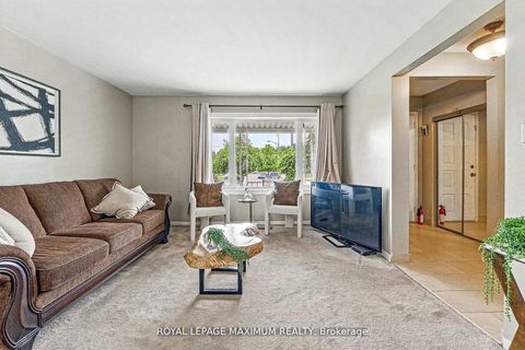Photo 7 at 32 Fennimore Crescent, Jane Heights, Toronto