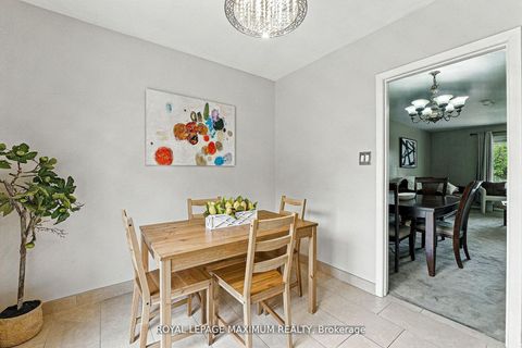Photo 11 at 32 Fennimore Crescent, Jane Heights, Toronto