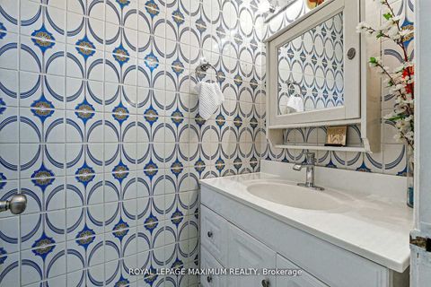 Photo 16 at 32 Fennimore Crescent, Jane Heights, Toronto
