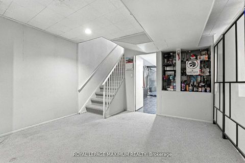 Photo 27 at 32 Fennimore Crescent, Jane Heights, Toronto