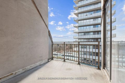 Photo 10 at 906 - 18 Merton Street, Mount Pleasant West, Toronto