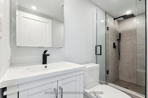Photo 26 at 906 - 18 Merton Street, Mount Pleasant West, Toronto