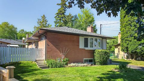 Photo 1 at 457 Paliser Court N, Harding, Richmond Hill