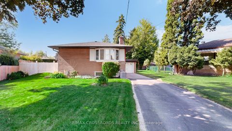 Photo 2 at 457 Paliser Court N, Harding, Richmond Hill