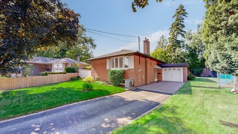 Photo 3 at 457 Paliser Court N, Harding, Richmond Hill