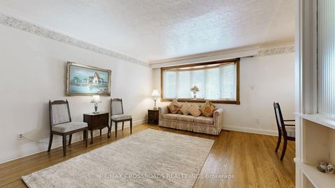 Photo 7 at 457 Paliser Court N, Harding, Richmond Hill
