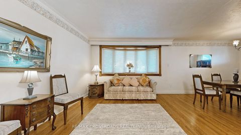 Photo 9 at 457 Paliser Court N, Harding, Richmond Hill