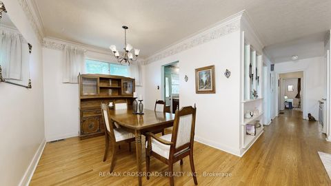 Photo 12 at 457 Paliser Court N, Harding, Richmond Hill