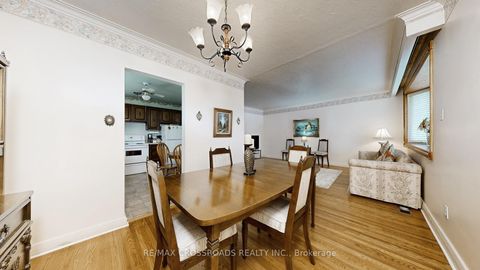 Photo 13 at 457 Paliser Court N, Harding, Richmond Hill