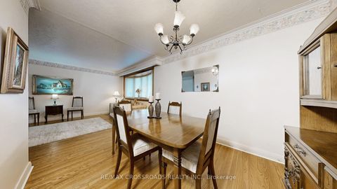 Photo 14 at 457 Paliser Court N, Harding, Richmond Hill