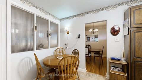Photo 19 at 457 Paliser Court N, Harding, Richmond Hill