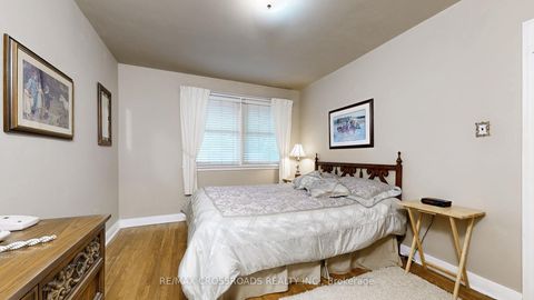 Photo 21 at 457 Paliser Court N, Harding, Richmond Hill