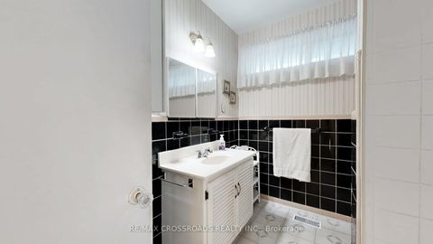 Photo 28 at 457 Paliser Court N, Harding, Richmond Hill