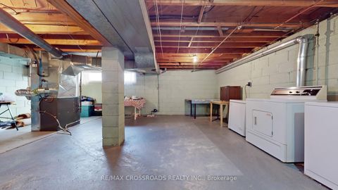 Photo 37 at 457 Paliser Court N, Harding, Richmond Hill