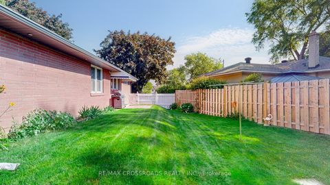 Photo 41 at 457 Paliser Court N, Harding, Richmond Hill