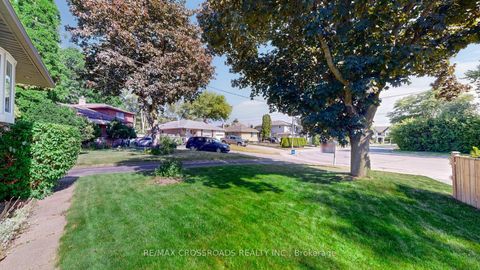 Photo 44 at 457 Paliser Court N, Harding, Richmond Hill
