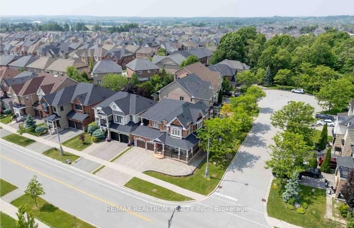 Photo 2 at 18 Augustine Avenue, Oak Ridges, Richmond Hill