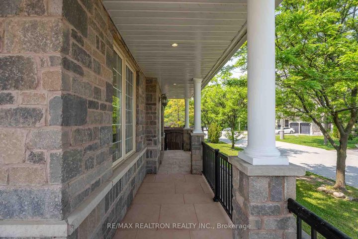Photo 4 at 18 Augustine Avenue, Oak Ridges, Richmond Hill