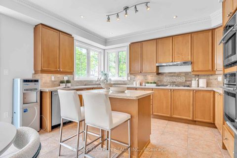Photo 13 at 18 Augustine Avenue, Oak Ridges, Richmond Hill