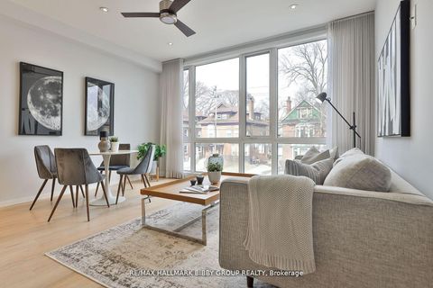 Photo 2 at 4 - 126 Spadina Road, Annex, Toronto Photo 2 at 4 - 126 Spadina Road, Annex, Toronto
