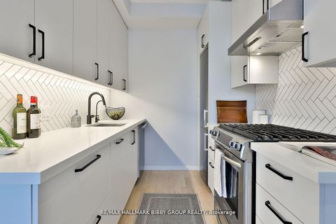 Photo 9 at 4 - 126 Spadina Road, Annex, Toronto