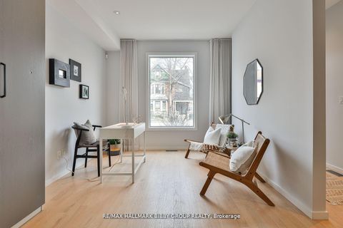 Photo 15 at 4 - 126 Spadina Road, Annex, Toronto
