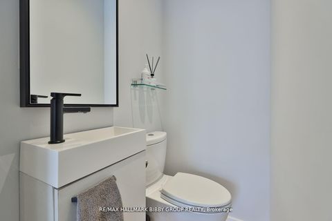 Photo 18 at 4 - 126 Spadina Road, Annex, Toronto