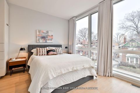 Photo 20 at 4 - 126 Spadina Road, Annex, Toronto