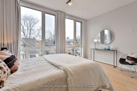 Photo 21 at 4 - 126 Spadina Road, Annex, Toronto