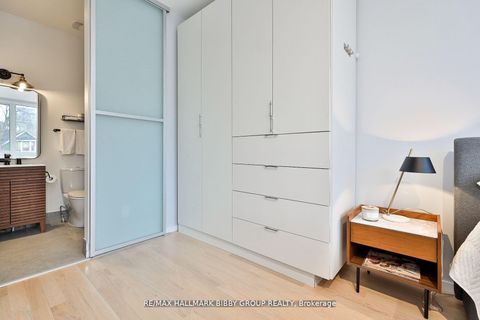 Photo 22 at 4 - 126 Spadina Road, Annex, Toronto