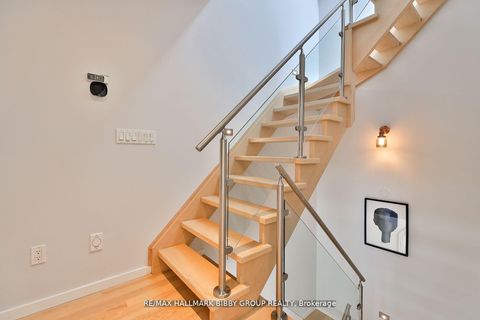Photo 24 at 4 - 126 Spadina Road, Annex, Toronto