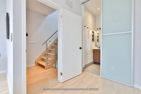 Photo 25 at 4 - 126 Spadina Road, Annex, Toronto
