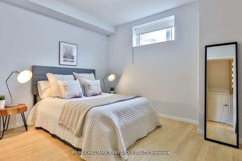 Photo 27 at 4 - 126 Spadina Road, Annex, Toronto