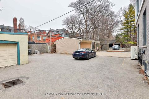 Photo 41 at 4 - 126 Spadina Road, Annex, Toronto