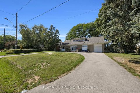 Photo 2 at 20 Havenridge Drive, The Westway, Toronto
