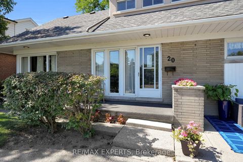 Photo 4 at 20 Havenridge Drive, The Westway, Toronto