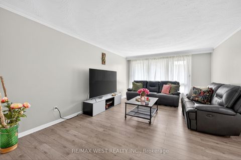 Photo 4 at 54 Barker Avenue, Beaumonde Heights, Toronto