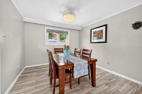 Photo 7 at 54 Barker Avenue, Beaumonde Heights, Toronto