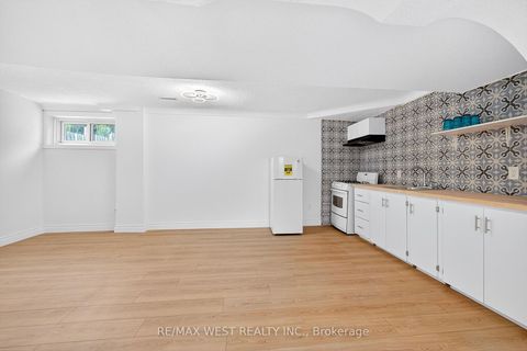 Photo 18 at 54 Barker Avenue, Beaumonde Heights, Toronto