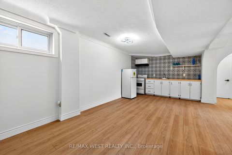 Photo 20 at 54 Barker Avenue, Beaumonde Heights, Toronto