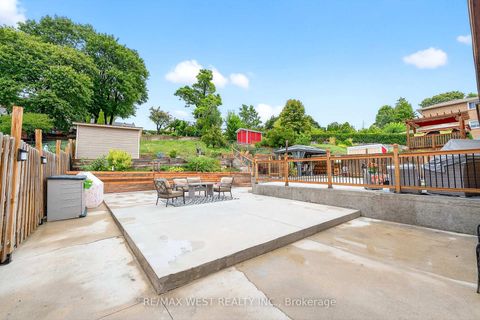 Photo 25 at 54 Barker Avenue, Beaumonde Heights, Toronto