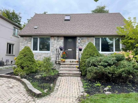 Photo 2 at 64 Ridgevale Drive, Lawrence, Toronto